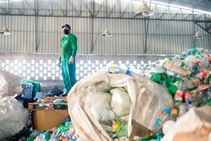 RESÍDUOS COLETADOS NO CAMAROTE EXPRESSO 2222 SERÃO DESTINADOS AO PROJETO RECICLA SOLAR