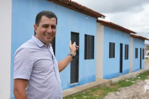 SANTA LUZIA: PREFEITURA FAZ ENTREGA DE CASAS DO PROJETO MCMV