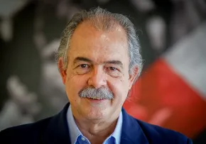 MERCADANTE MONTA ESTRATÉGIA PARA BNDES. VEJA