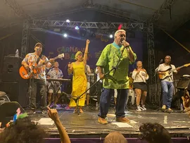 GERÔNIMO SANTANA ENTREGA PENA ROSA AO GOVERNADOR JERÔNIMO RODRIGUES