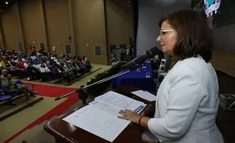 ADÉLIA PINHEIRO DESTACA POLÍTICAS DE DEMOCRATIZAÇÃO DO ACESSO AO ENSINO SUPERIOR EM AULA MAGNA DA UESC