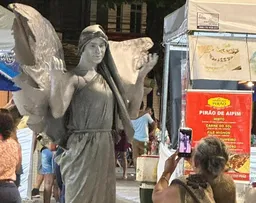 FEIRA DE VARIEDADES GERA INCLUSÃO DE PESSOAS COM DEFICIÊNCIAS