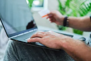 DIA DO CONSUMIDOR: SAIBA QUAIS SÃO OS DIREITOS AO REALIZAR COMPRAS ON-LINE