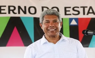 JERÔNIMO ANUNCIA REAJUSTE NAS BOLSAS DA FAPESB