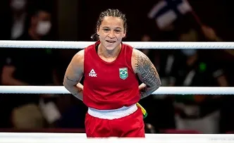 BIA FERREIRA VENCE ESTREIA E AVANÇA ÀS QUARTAS DO MUNDIAL DE BOXE