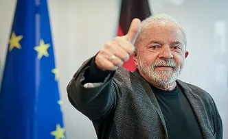 SECRETARIA DO GOVERNO IRONIZA CASO DAS JOIAS DE BOLOSNARO