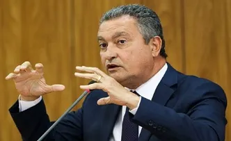 RUI DEFENDE REDUÇÃO DA TAXA DE JUROS EM REUNIÃO COM LULA E MINISTROS