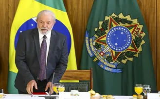 CEM DIAS DE GOVERNO: LULA É O ÚNICO PRESIDENTE SEM NOVA MARCA NO INÍCIO DA GESTÃO