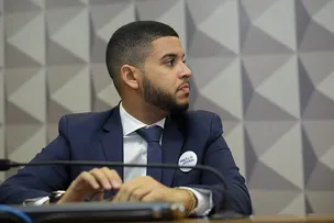 PRESIDENTE DA UJB CRITICA REVOGAÇÃO DO ENSINO MÉDIO