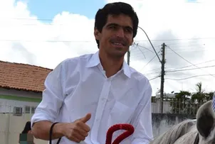 POÇÕES: LUCIANO DE TONHE GORDO COTADO PARA OPOSIÇÃO