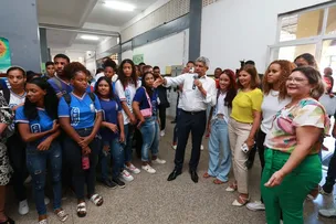 “ESCOLA É UM LUGAR SAGRADO, DE PAZ, APRENDIZAGEM, ENCONTRO E CUIDADO”, DIZ JERÔNIMO RODRIGUES