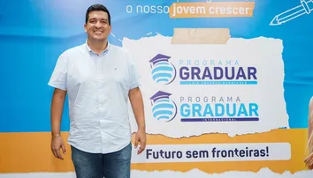 SECRETÁRIO GARANTE BOLSAS DE ESTUDOS INTERNACIONAIS. VEJA