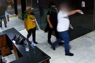 LULA DETERMINA EXONERAÇÃO DE 29 SERVIDORES DO GSI