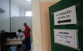 MENOS DE 10% DAS PESSOAS APTAS A TOMAR VACINA BIVALENTE ADERIRAM À IMUNIZAÇÃO