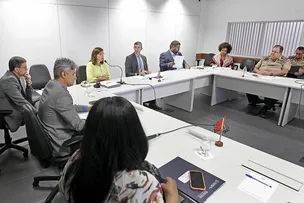 SECRETÁRIOS DISCUTEM AÇÕES CONTRA VIOLÊNCIA NAS ESCOLAS