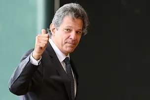 GOVERNO AVALIA RENOVAR FROTA DE CARROS OFICIAIS, DIZ HADDAD