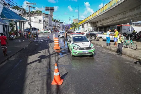 TRANSALVADOR REFORÇA A ATUAÇÃO NO ENTORNO DO MERCADO DO PEIXE