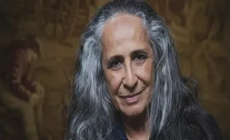 CANTORA BAIANA É IMORTALIZADA PELA ACADEMIA DE LETRAS