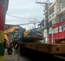 RIO TRANSBORDA E PREJUDICA TRÂNSITO EM ITAPUÃ