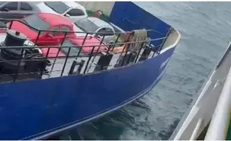 FERRIES COLIDEM EM SALVADOR E ASSUSTAM PASSAGEIROS