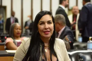 LUDMILLA FISCINA DEFENDE A PL DAS FAKE NEWS