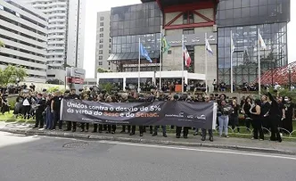 FUNCIONÁRIOS DO SISTEMA S PROTESTAM EM SALVADOR; VEJA