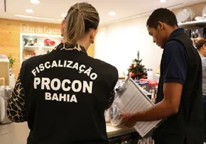 PROCON-BA FISCALIZA ATENDIMENTO EM LOJAS DE OPERADORAS