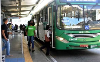 SALVADOR AMANHECE SEM ÔNIBUS NESSE DOMINGO. PARALISAÇÃO VAI DURAR 24 HORAS