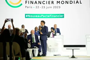 MACRON ANUNCIA ACORDO PARA US$ 100 BI ATRASADOS EM FINANCIAMENTO CLIMÁTICO PARA PAÍSES EM DESENVOLVIMENTO