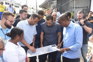 BRUNO REIS E SUA COMITIVA FISCALIZAM EM OBRAS NA CAPITAL BAIANA; VEJA