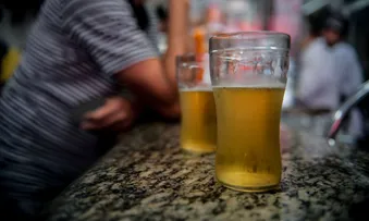 PREPARE O BOLSO: CERVEJARIAS AVISAM QUE AUMENTARÃO PREÇOS