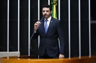 "A SOCIEDADE BRASILEIRA ESTÁ CADA VEZ MAIS CONSCIENTE DO VALOR DA AGROPECUÁRIA PARA A NOSSA ECONOMIA", DECLARA NETO CARLETO EM DISCURSO NA CÂMARA