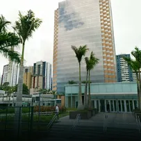 PETROLEIROS COMEMORAM RETORNO DAS ATIVIDADES NO EDIFÍCIO TORRE PITUBA