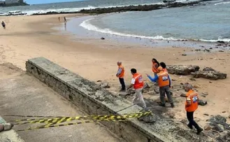 CODESAL FAZ VISTORIA NA PRAIA DE ONDINA APÓS DESABAMENTO DE CONTENÇÃO; VEJA
