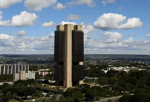 MERCADO ACREDITA QUE COPOM DEVE MANTER SELIC EM 13.75%