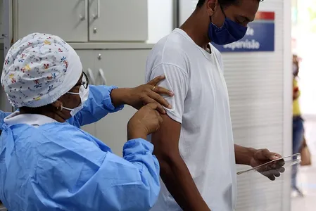 VACINAÇÃO CONTRA POLIOMIELITE É RETOMADA EM 160 SALAS DE IMUNIZAÇÃO DE SALVADOR
