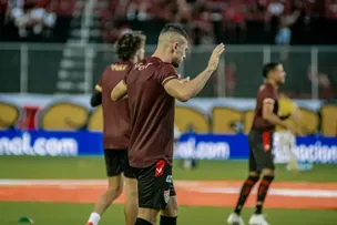 VITÓRIA VENCE O NOVORIZONTINO E VOLTA AO G4 DA SÉRIE B