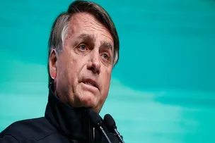 BOLSONARO FALA EM TOM DE ARREPENDIMENTO APÓS DECISÃO DO TSE E AFIRMA ESTAR VIVO NA DISPUTA PARA 2026