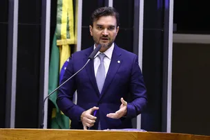 LULA CONFIRMA CELSO SABINO COMO MINISTRO DO TURISMO