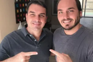 CARLOS BOLSONARO CRITICA DECISÃO DE MORAES E MANIFESTA APOIO A FLÁVIO