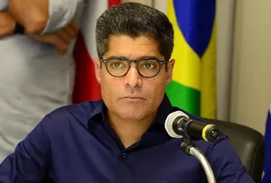 ACM NETO DIZ QUE JERÔNIMO 'FECHA OS OLHOS' PARA SITUAÇÃO DA SAÚDE PÚBLICA NA BAHIA