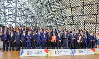 PAÍSES EUROPEUS PROMETEM ALCANÇAR US$ 100 BILHÕES PARA FINANCIAR CLIMA