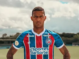 ADRIEL É REGULARIZADO E VIRA OPÇÃO PARA DUELO CONTRA O SÃO PAULO