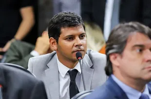DEPUTADO BOLSONARISTA PROPÕE PL PARA EXIGIR EXAMES TOXICOLÓGICOS EM ESTUDANTES BAIANOS