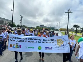 APÓS PROTESTO, PROFESSORES ESTADUAIS APONTAM POSSIBILIDADE DE GREVE GERAL