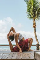 BLUE PRAIA BAR REALIZA VIVÊNCIA COM YOGA NESTE SÁBADO