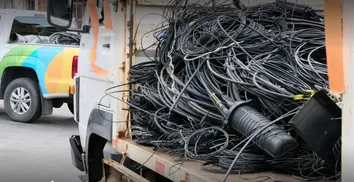 COELBA REMOVE 1 TONELADA DE FIOS IRREGULARES POR DIA NA BAHIA