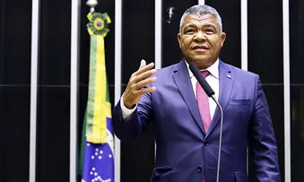 DEPUTADO BAIANO PROPÕE LEI CONTRA RACISMO NO ESPORTE