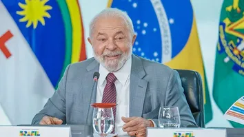 LULA DIZ QUE ACORDO COM UE PRECISA ENVIAR SINAL PROMISSOR DE PAZ, COMÉRCIO E CRESCIMENTO SUSTENTÁVEL