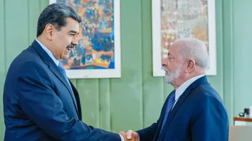EM MEIO A COBRANÇAS, LULA DIZ QUE VENEZUELA NÃO PODE SER ISOLADA